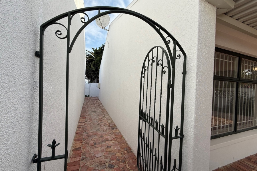 To Let 2 Bedroom Property for Rent in Flamingo Vlei Western Cape